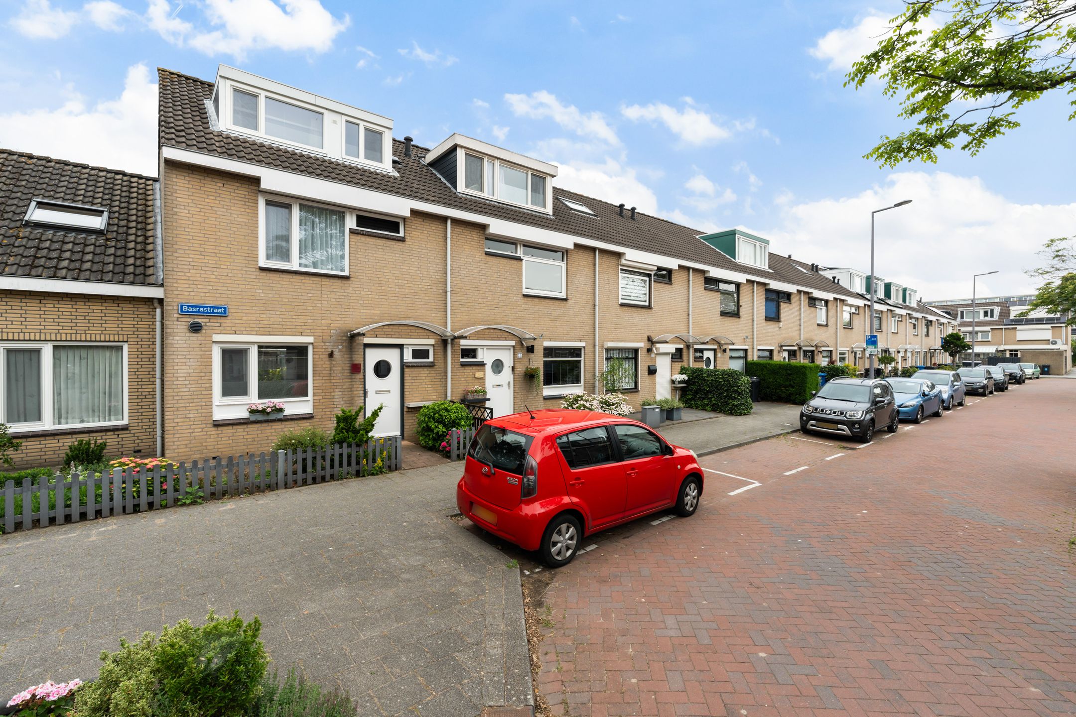 Photo 36 of Basrastraat 25