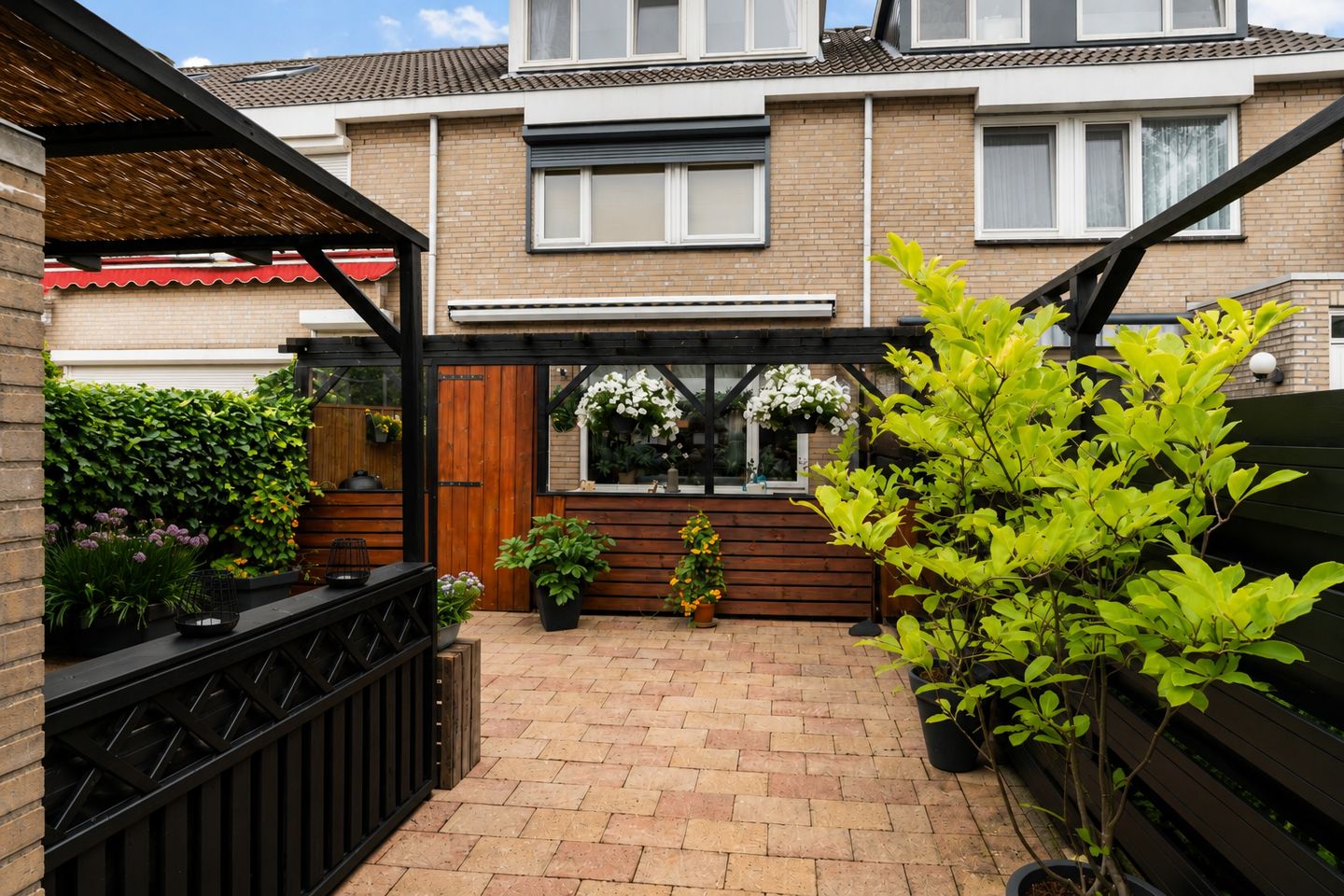Photo 4 of Basrastraat 25