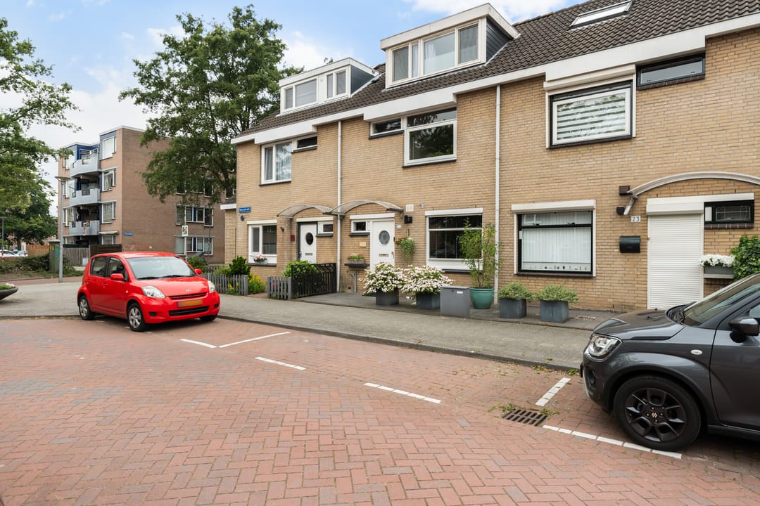 Photo 38 of Basrastraat 25