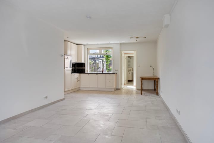 Tussenwoning te koop: Toekomststraat 136, Enschede