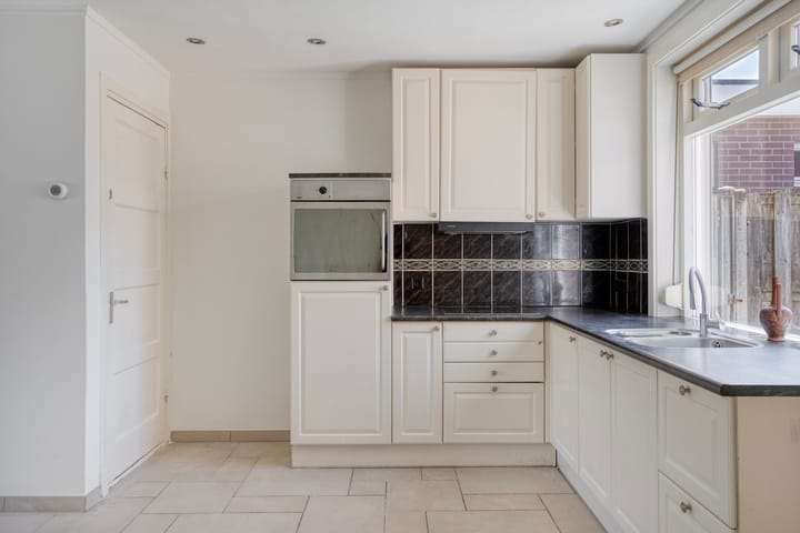 Tussenwoning te koop: Toekomststraat 136, Enschede