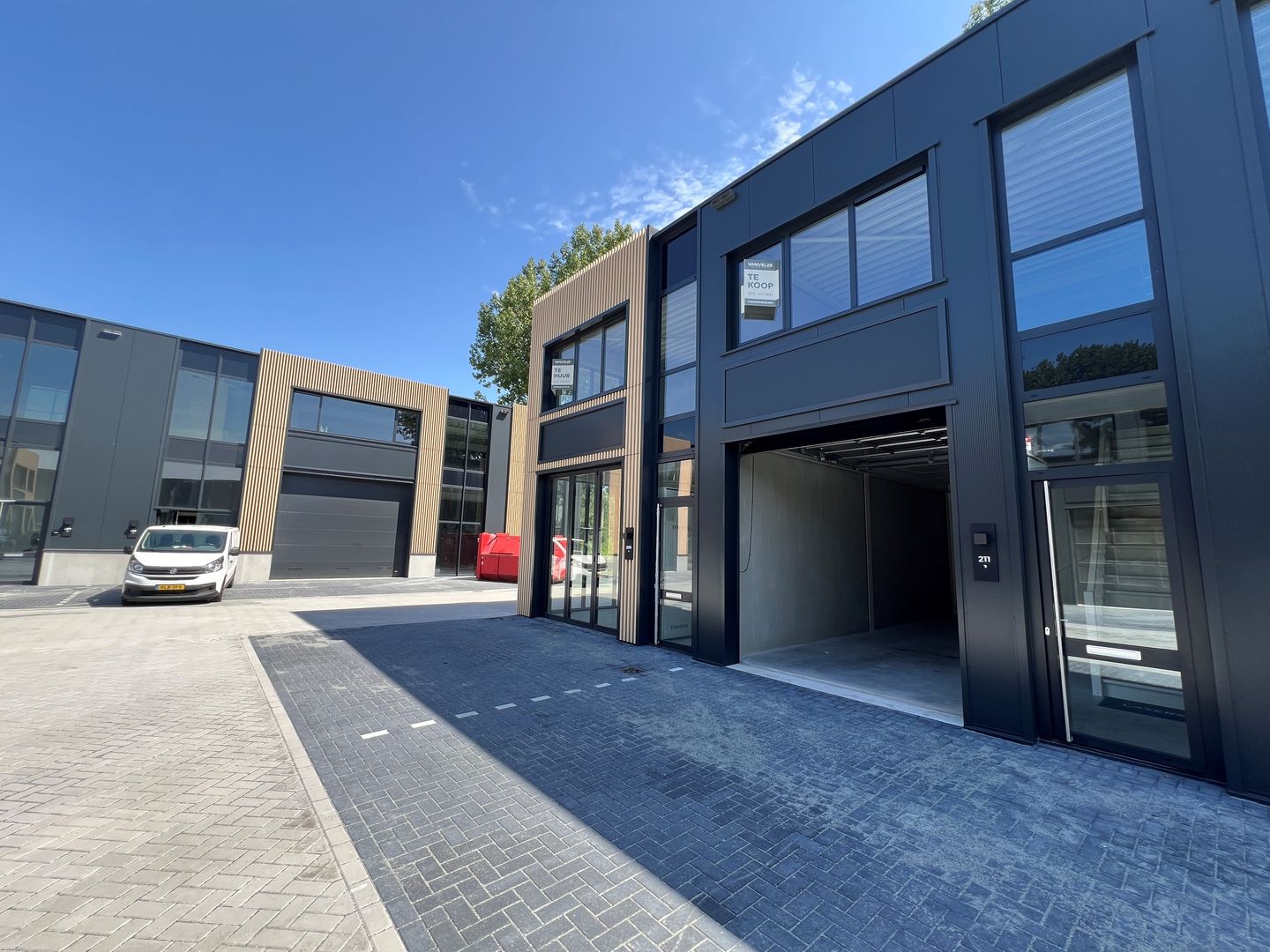 Bekijk foto 2 van Ringweg 211