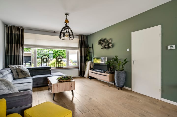 Photo 2 of Lindenstraat 4