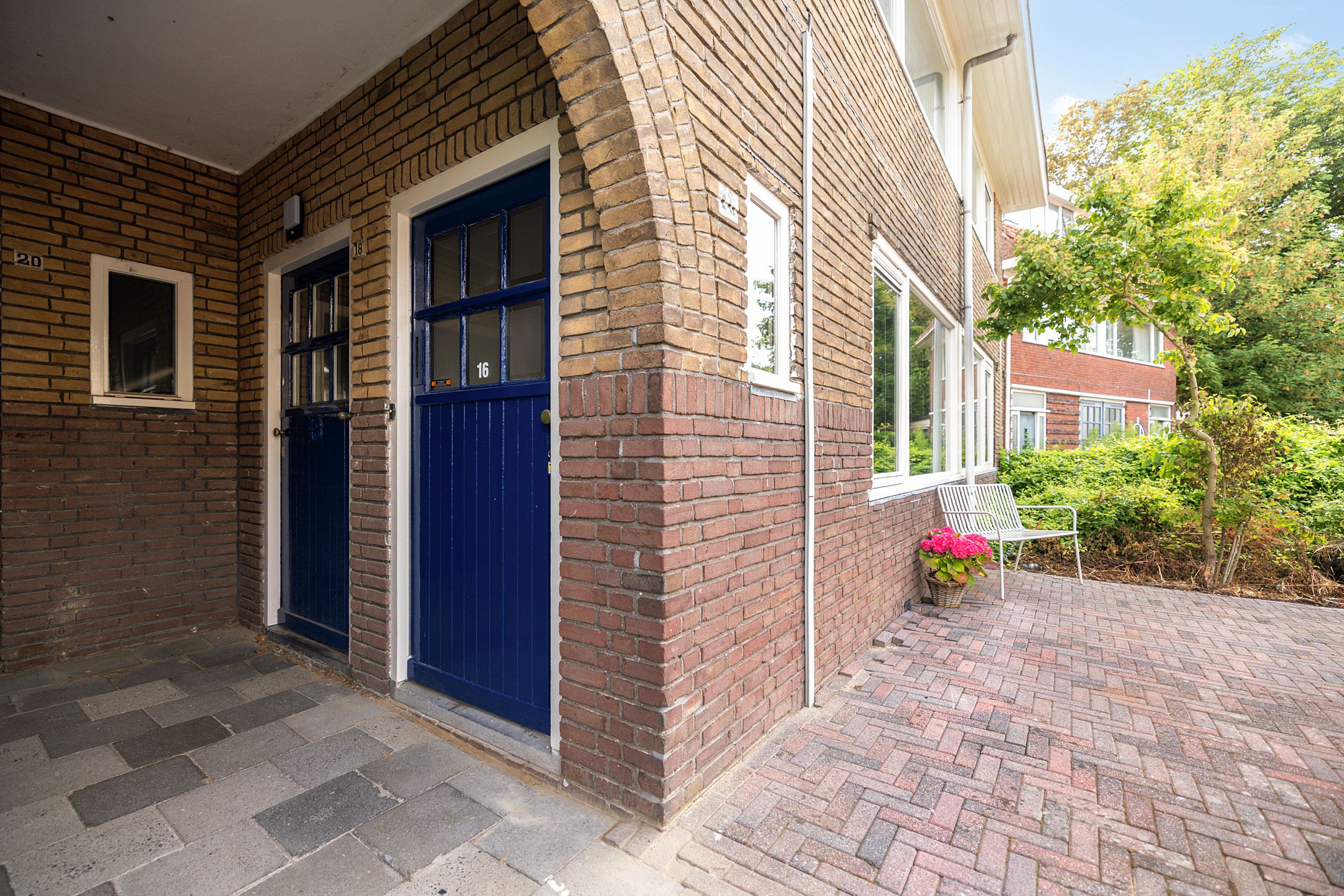 Photo 24 of Diepenbrockstraat 16
