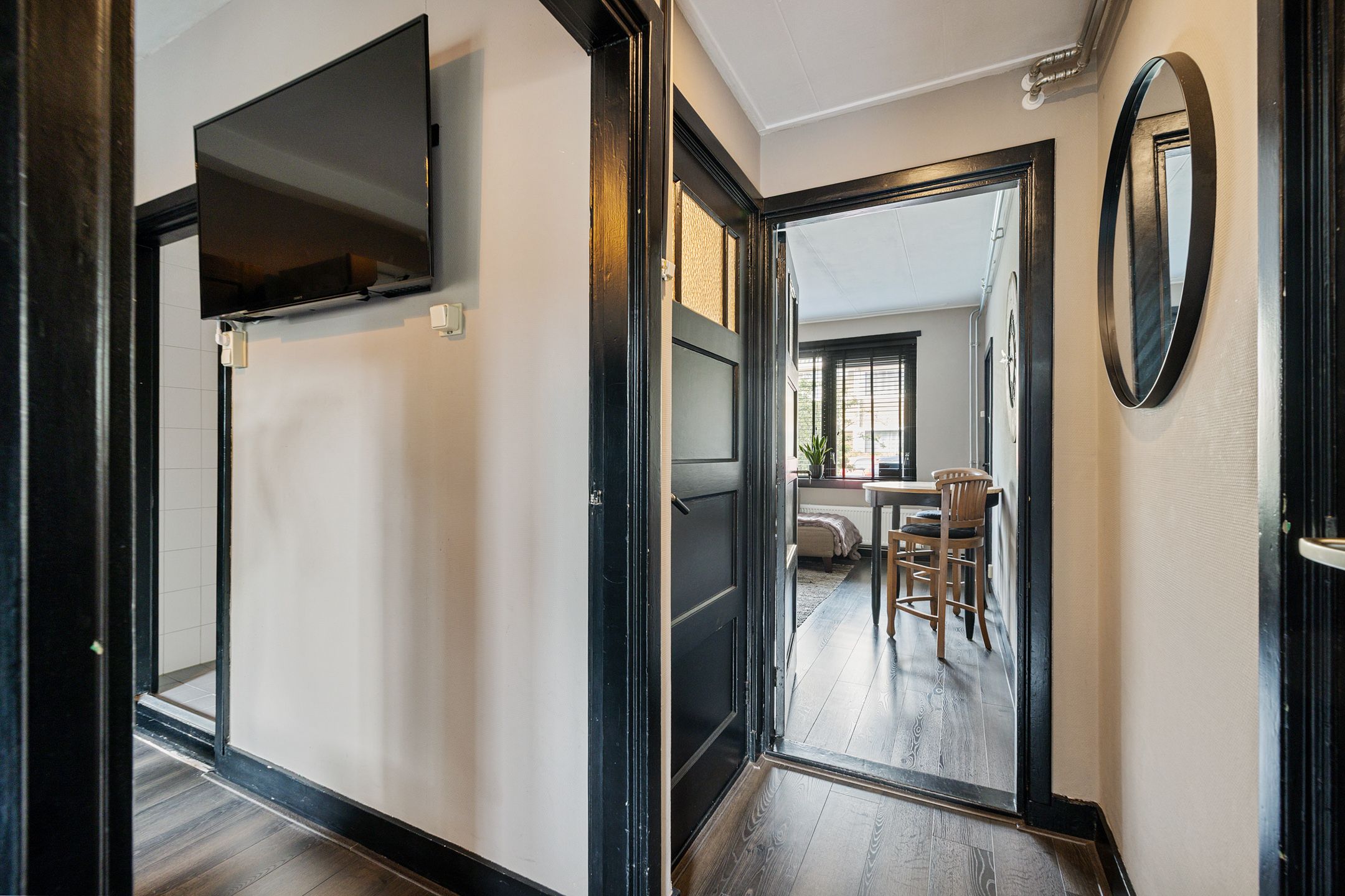Photo 12 of Diepenbrockstraat 16