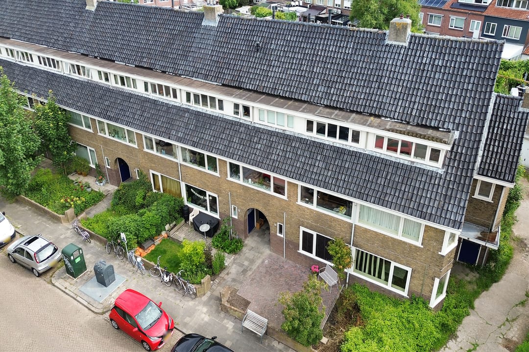 Photo 28 of Diepenbrockstraat 16