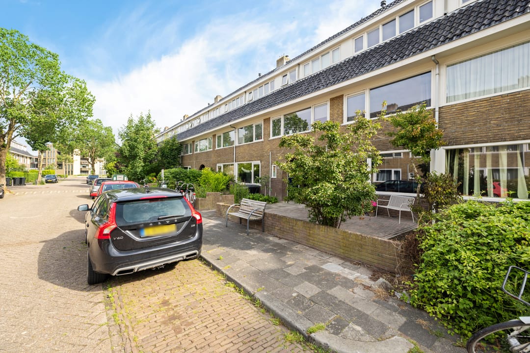 Photo 23 of Diepenbrockstraat 16