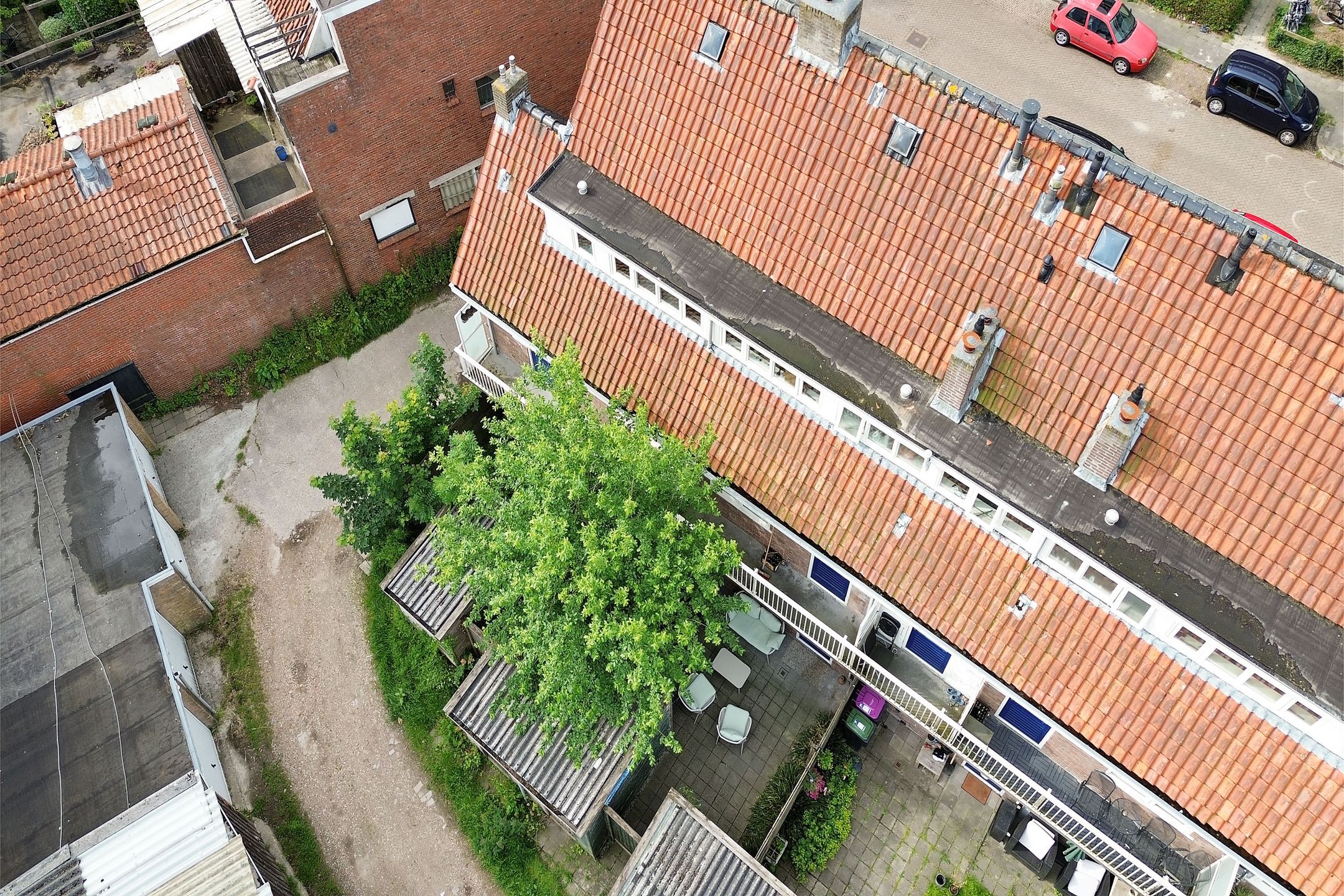 Photo 30 of Diepenbrockstraat 16
