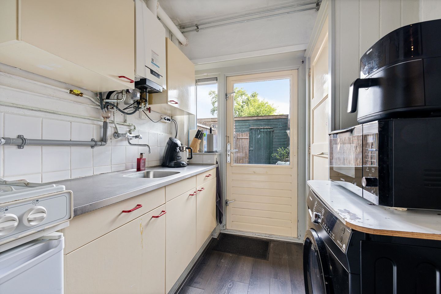 Photo 10 of Diepenbrockstraat 16