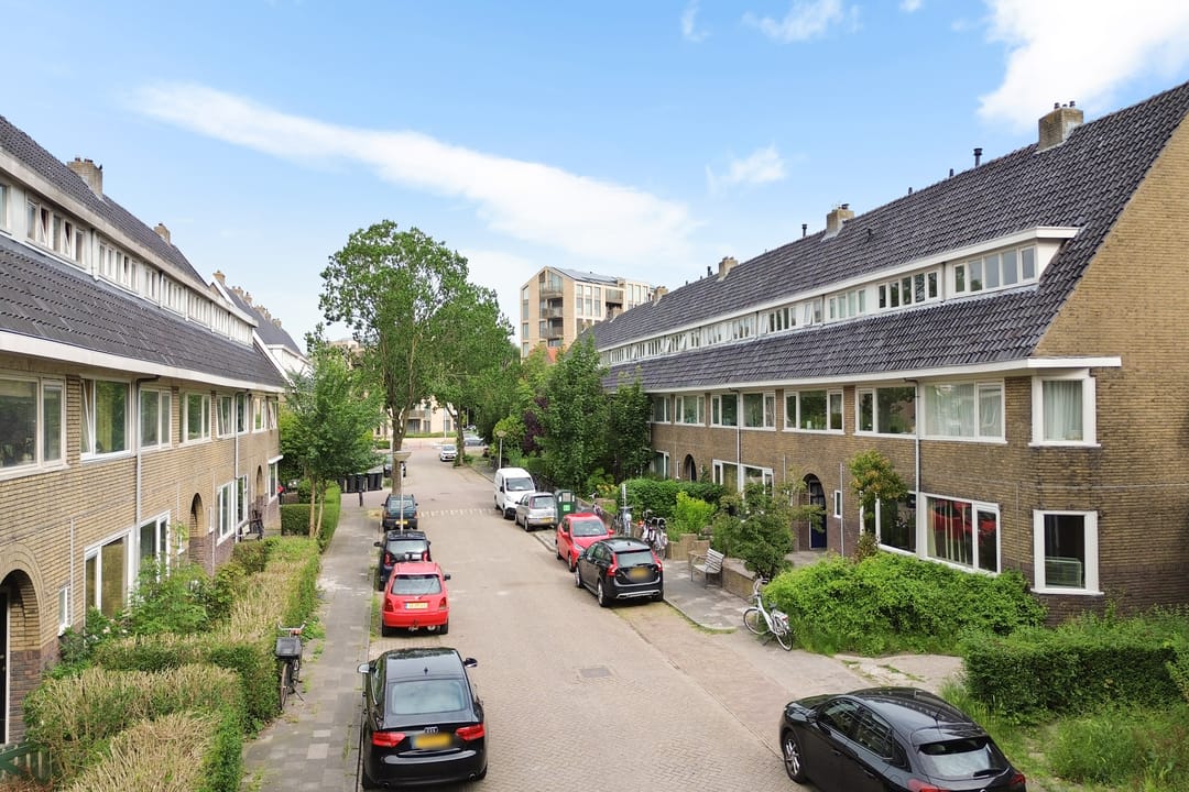 Photo 31 of Diepenbrockstraat 16