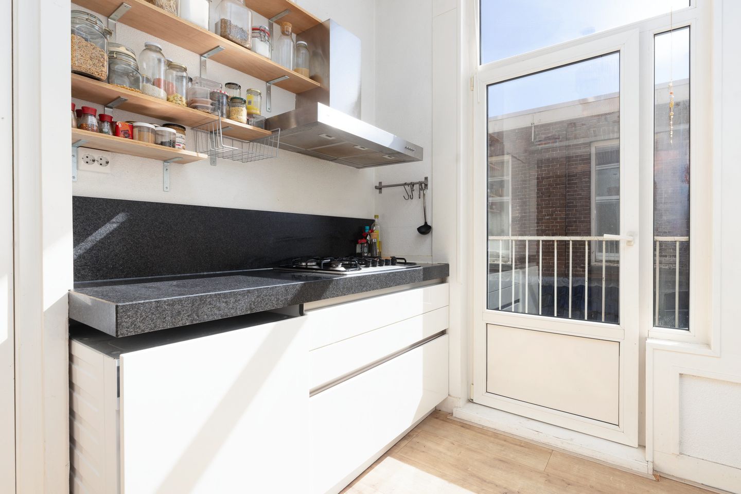 Photo 14 of Jacob Canisstraat 79