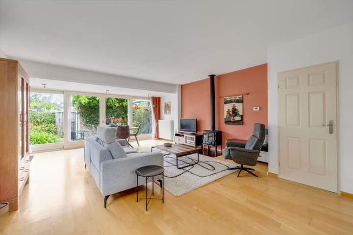 Hoekwoning te koop: Vlasakkerlaan 1, Hellevoetsluis