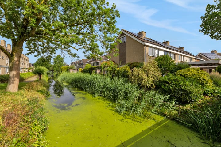 Hoekwoning te koop: Vlasakkerlaan 1, Hellevoetsluis