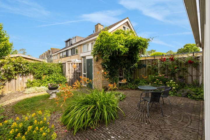 Hoekwoning te koop: Vlasakkerlaan 1, Hellevoetsluis