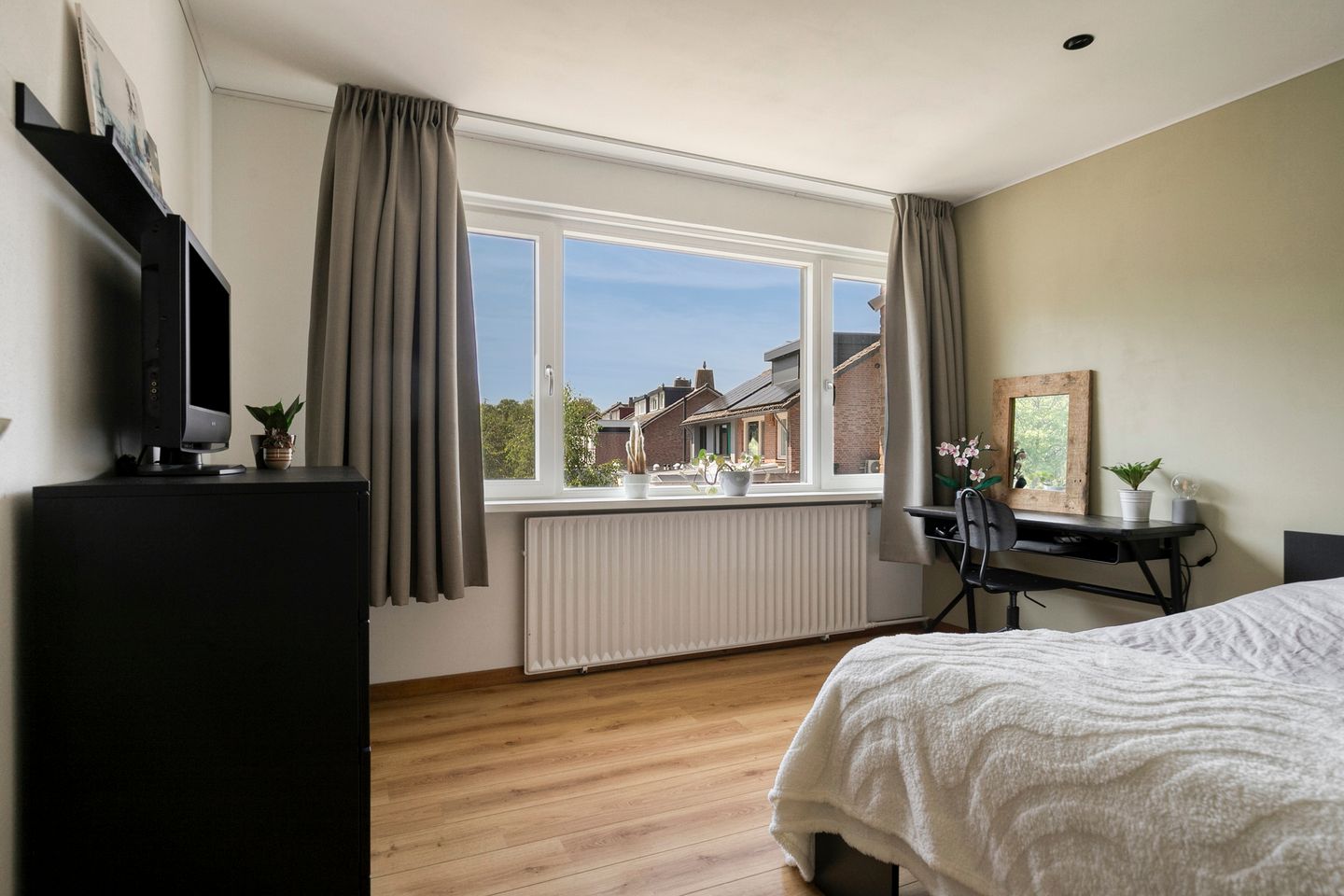 Photo 19 of Burg. Verwielstraat 58
