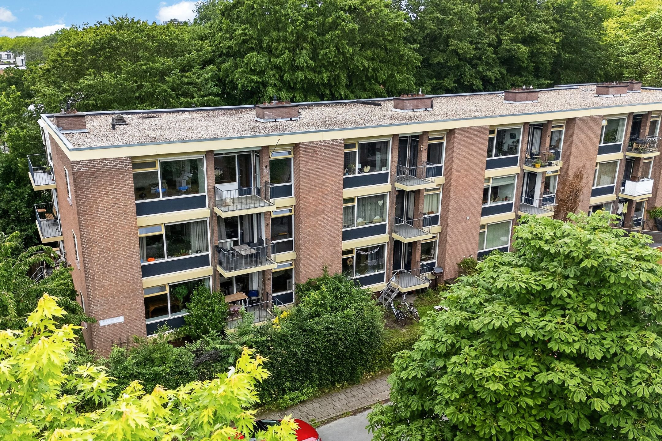 Photo 36 of Van 't Hoffstraat 3-II