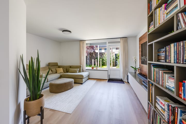 Photo 4 of Louise Stratenusstraat 7