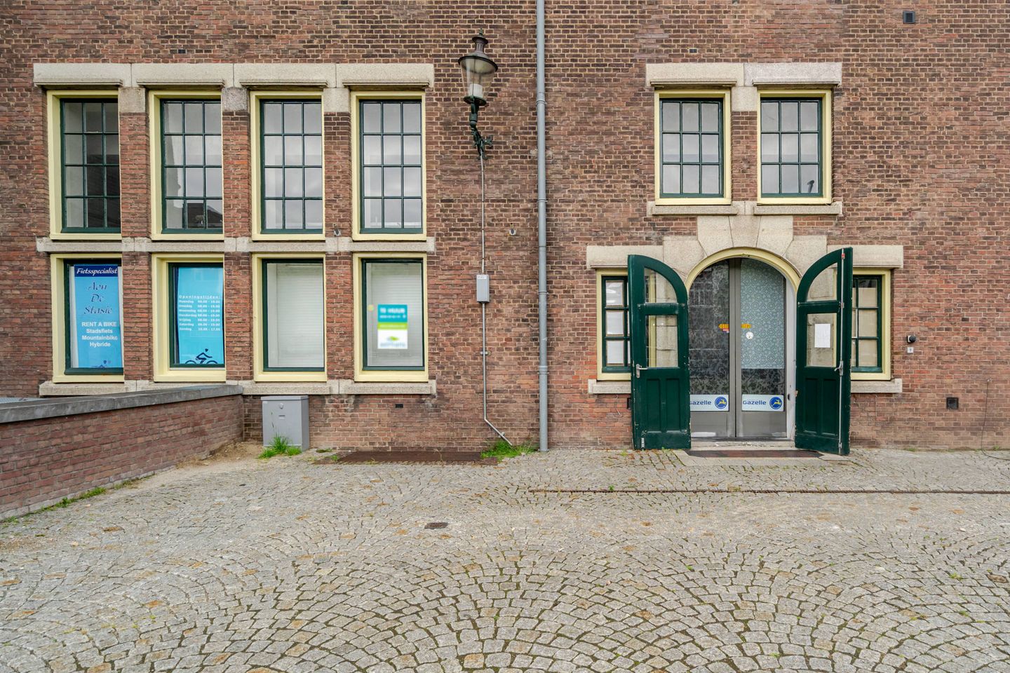 View photo 3 of Stationsplein 26