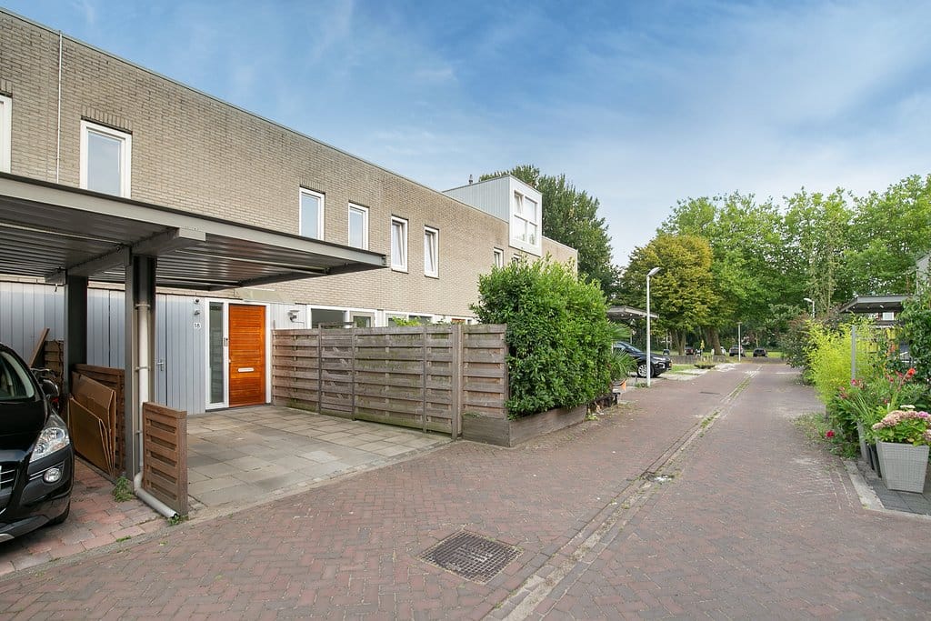 Photo 24 of Professor J.H. Gunningstraat 18