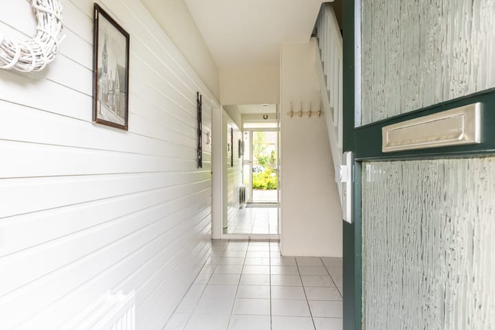 Tussenwoning te koop: Andries Wouterszhof 20, Heinenoord