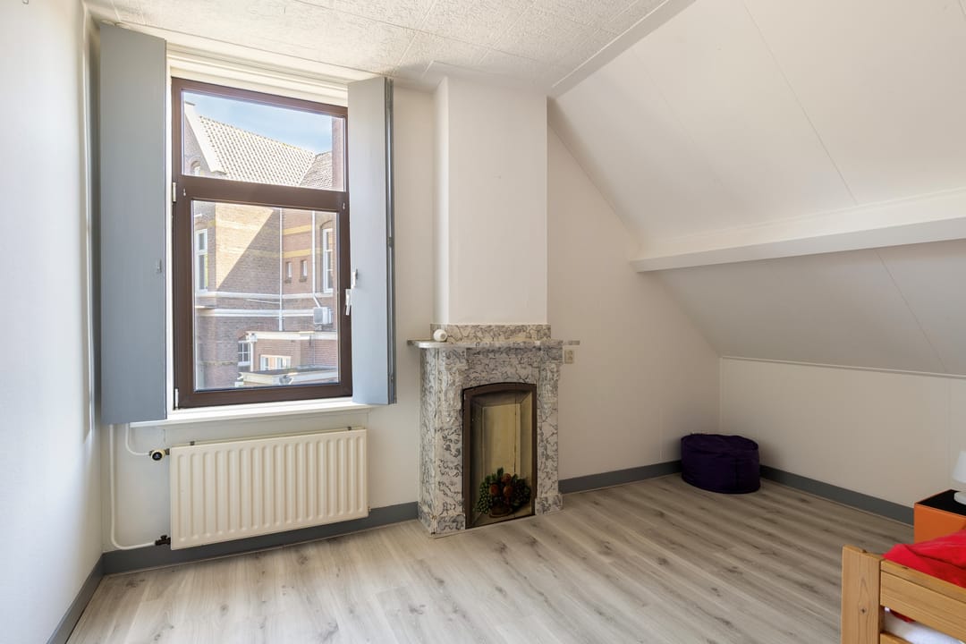 Photo 31 of Damstraat 23
