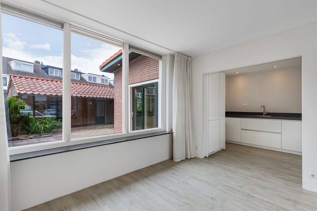 Photo 7 of Deltastraat 68