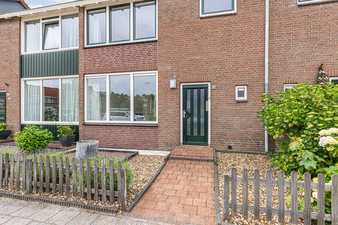 Photo 38 of Deltastraat 68