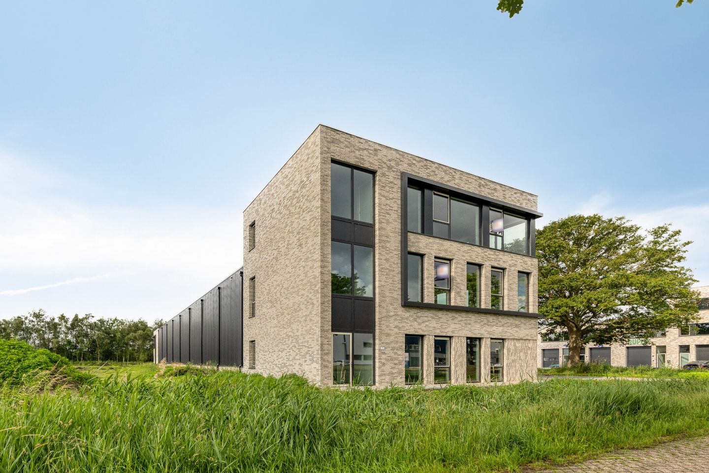 View photo 4 of Zandeweg 11