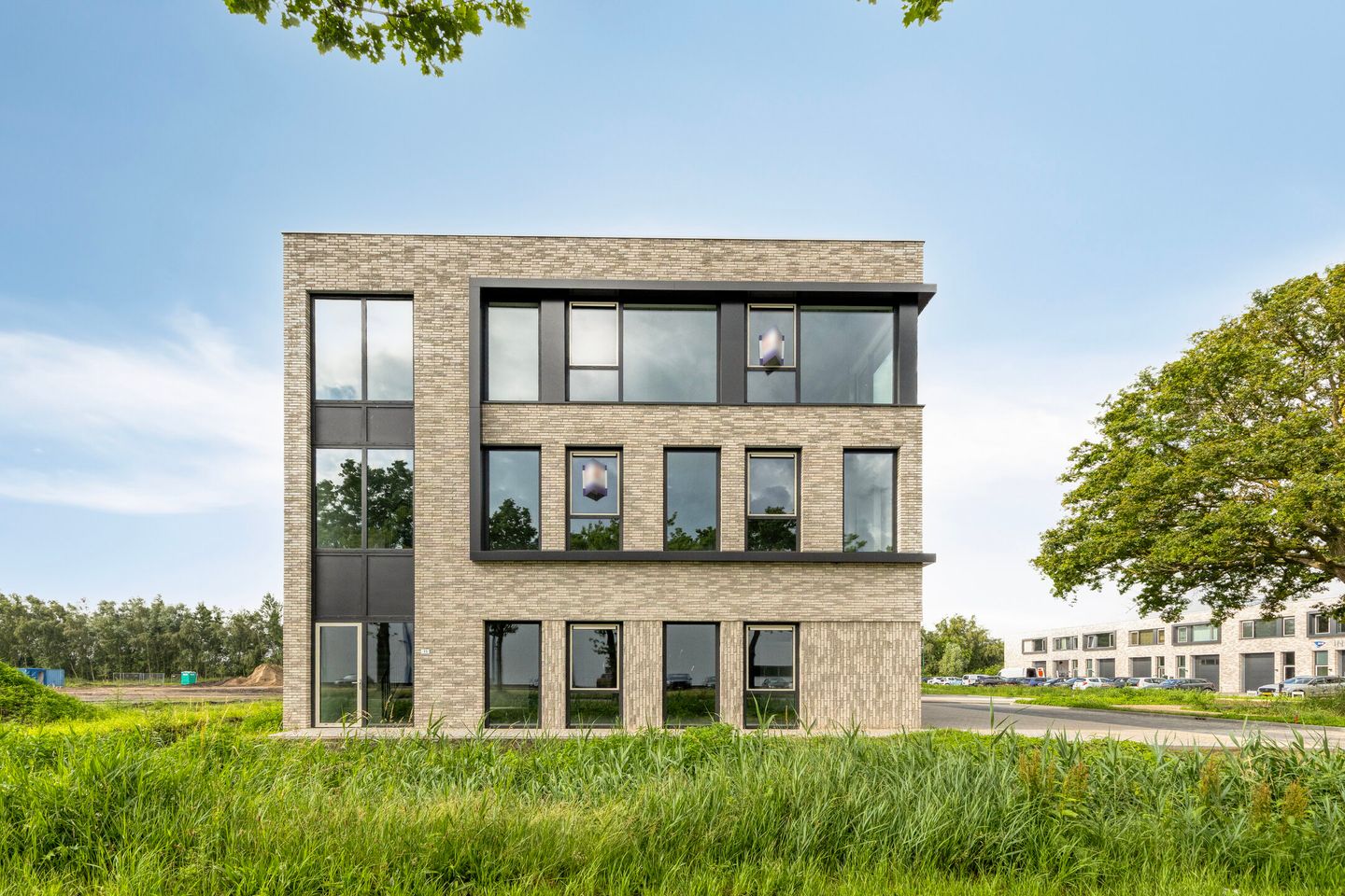 View photo 1 of Zandeweg 11