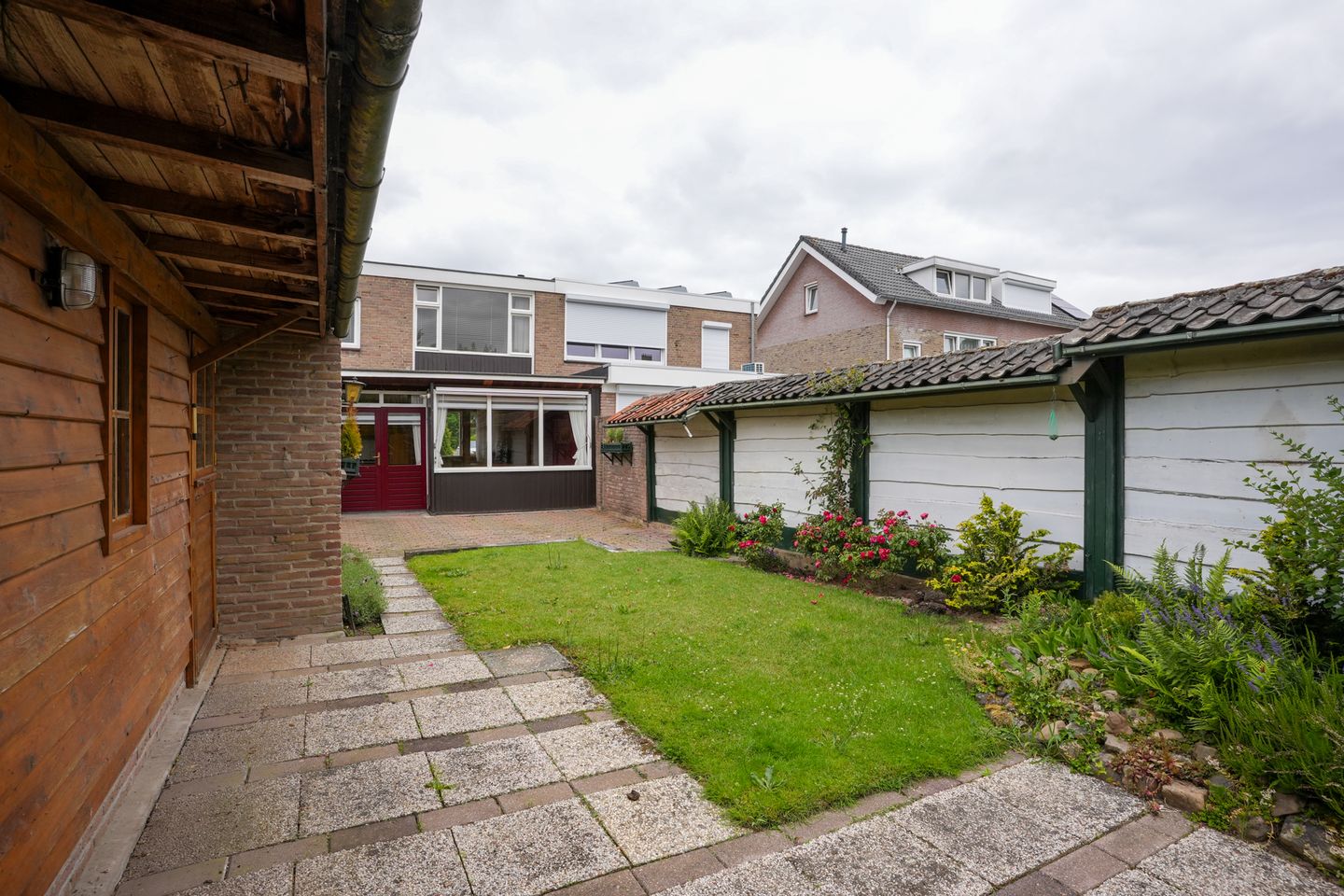 Photo 20 of Graaf Wolter Hoenstraat 25
