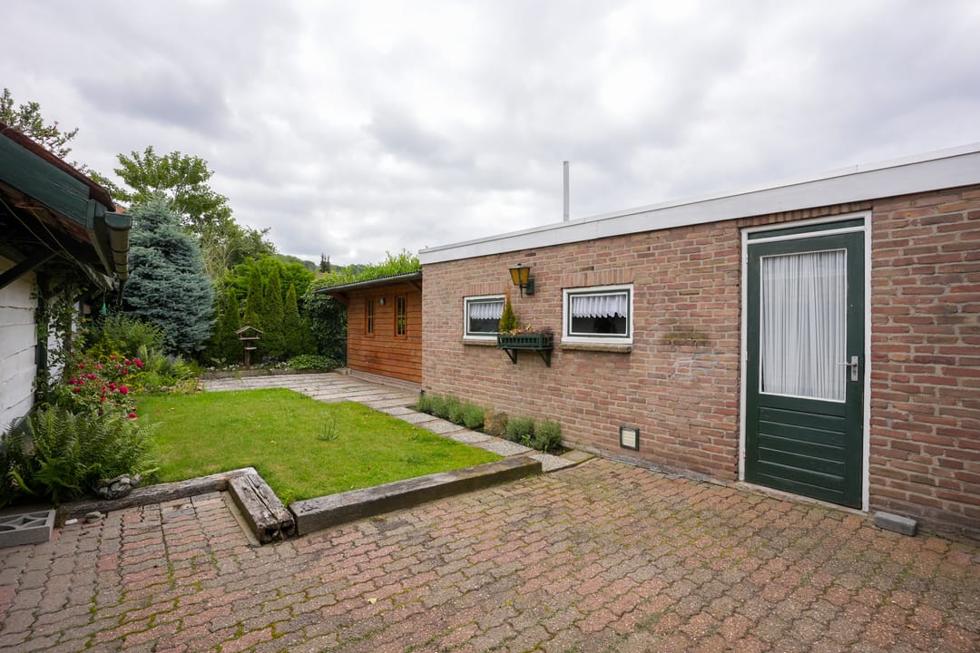Photo 16 of Graaf Wolter Hoenstraat 25