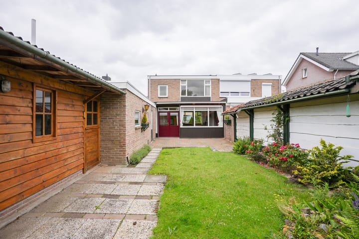 Photo 2 of Graaf Wolter Hoenstraat 25