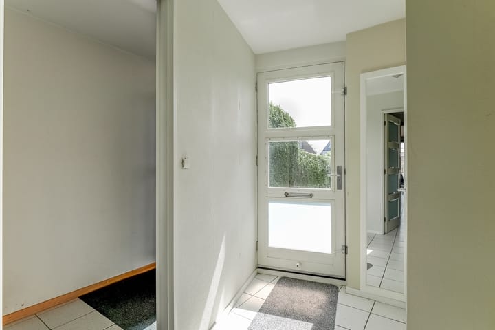 Tussenwoning te koop: Burghornlaan 5, Heerhugowaard