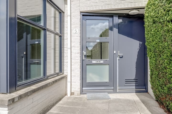 Tussenwoning te koop: Burghornlaan 5, Heerhugowaard