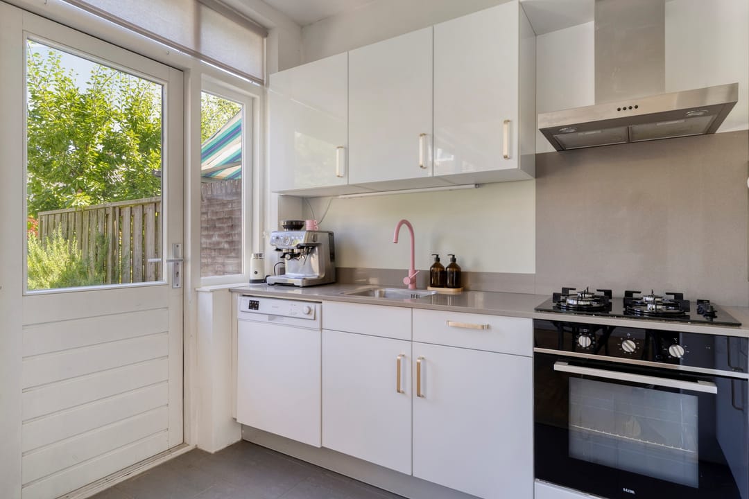 Photo 17 of Margrietstraat 15