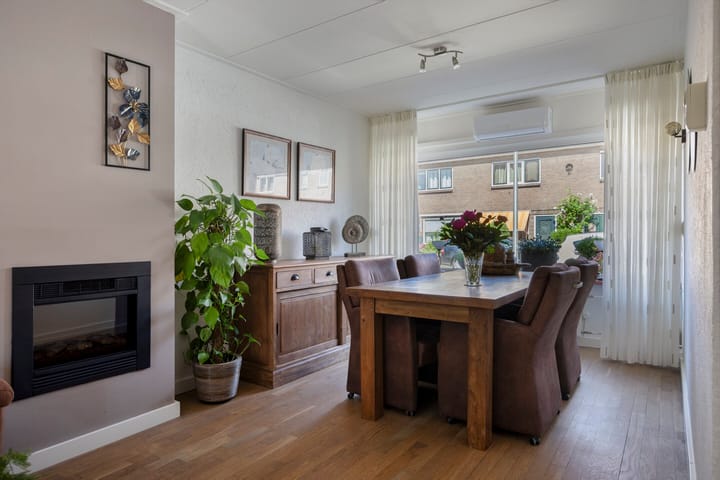 Tussenwoning te koop: Cartesiusstraat 43, Deventer