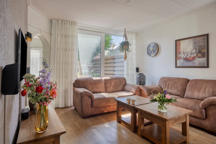 Tussenwoning te koop: Cartesiusstraat 43, Deventer
