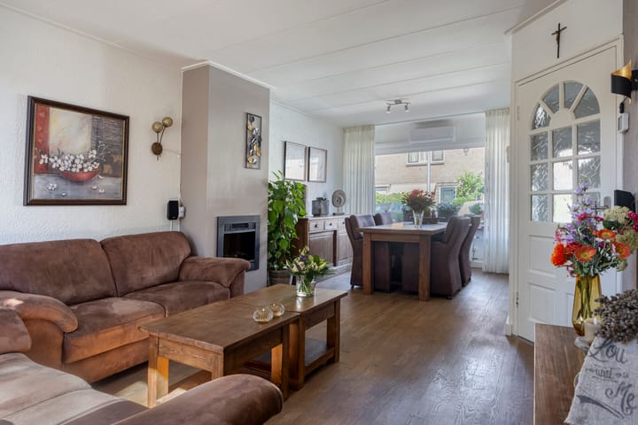 Tussenwoning te koop: Cartesiusstraat 43, Deventer