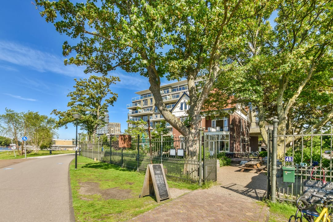 Photo 28 of Amstelvlietstraat 243