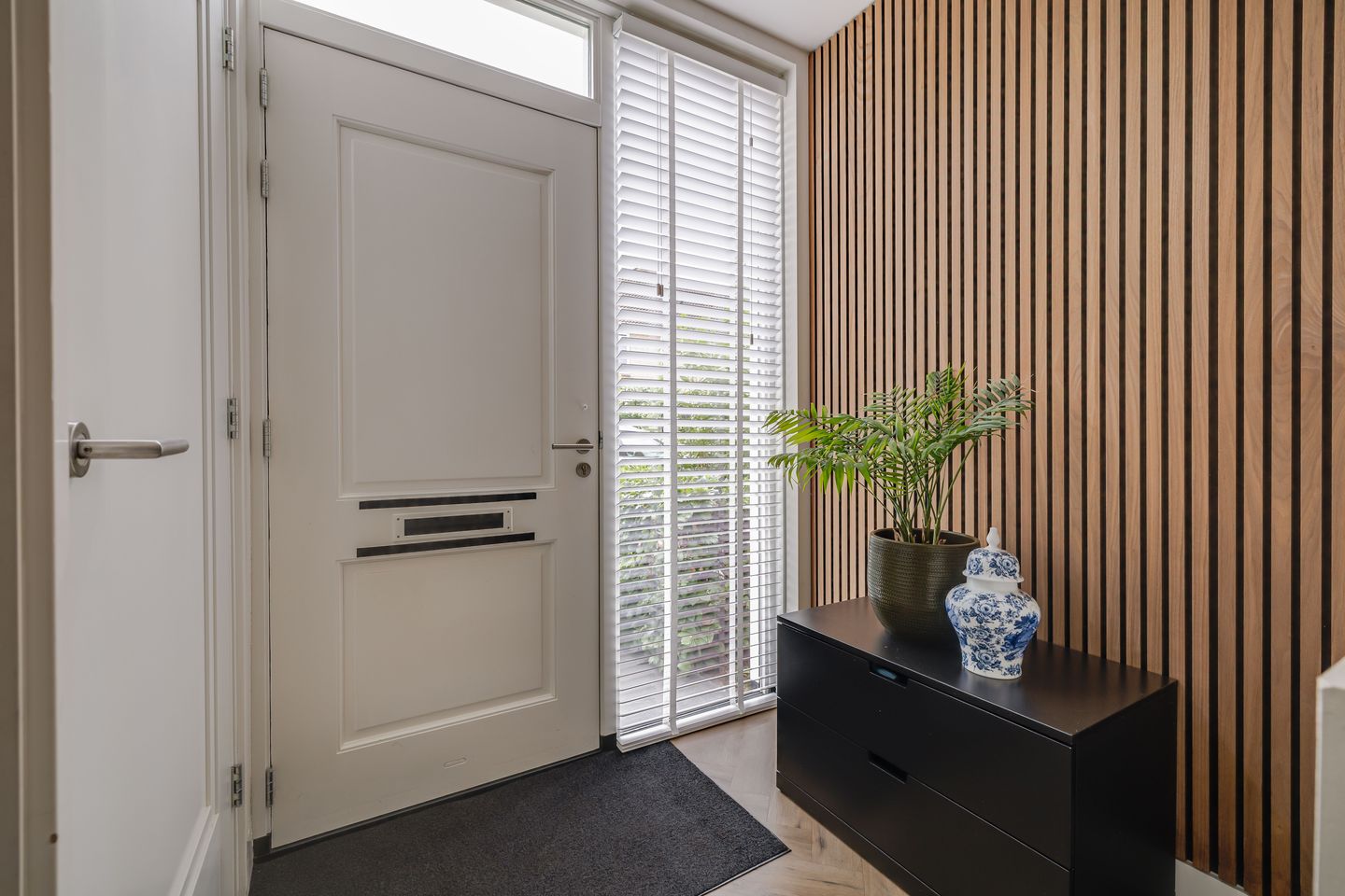 Photo 4 of Van Solmsstraat 15