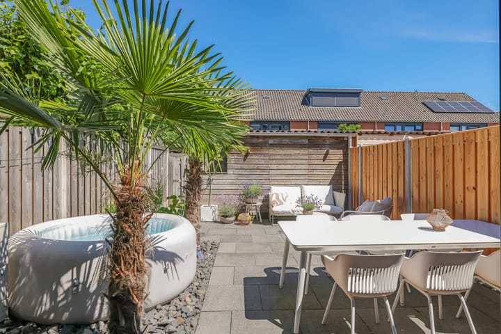 Tussenwoning te koop: Kerklaan 75, Heteren