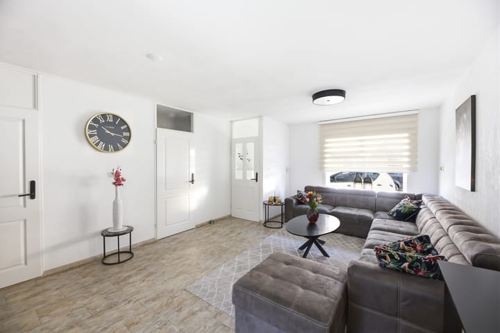 Tussenwoning te koop: Gerrit Rietveldstraat 40, Vlissingen
