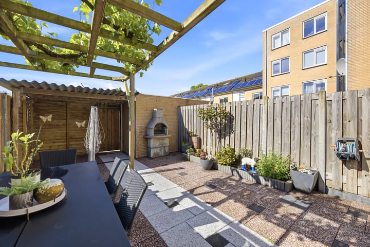 Tussenwoning te koop: Gerrit Rietveldstraat 40, Vlissingen
