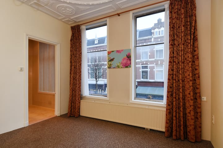 Photo 4 of Weimarstraat 143