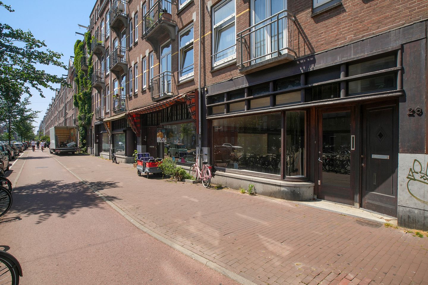 View photo 2 of Frederik Hendrikstraat 26-H