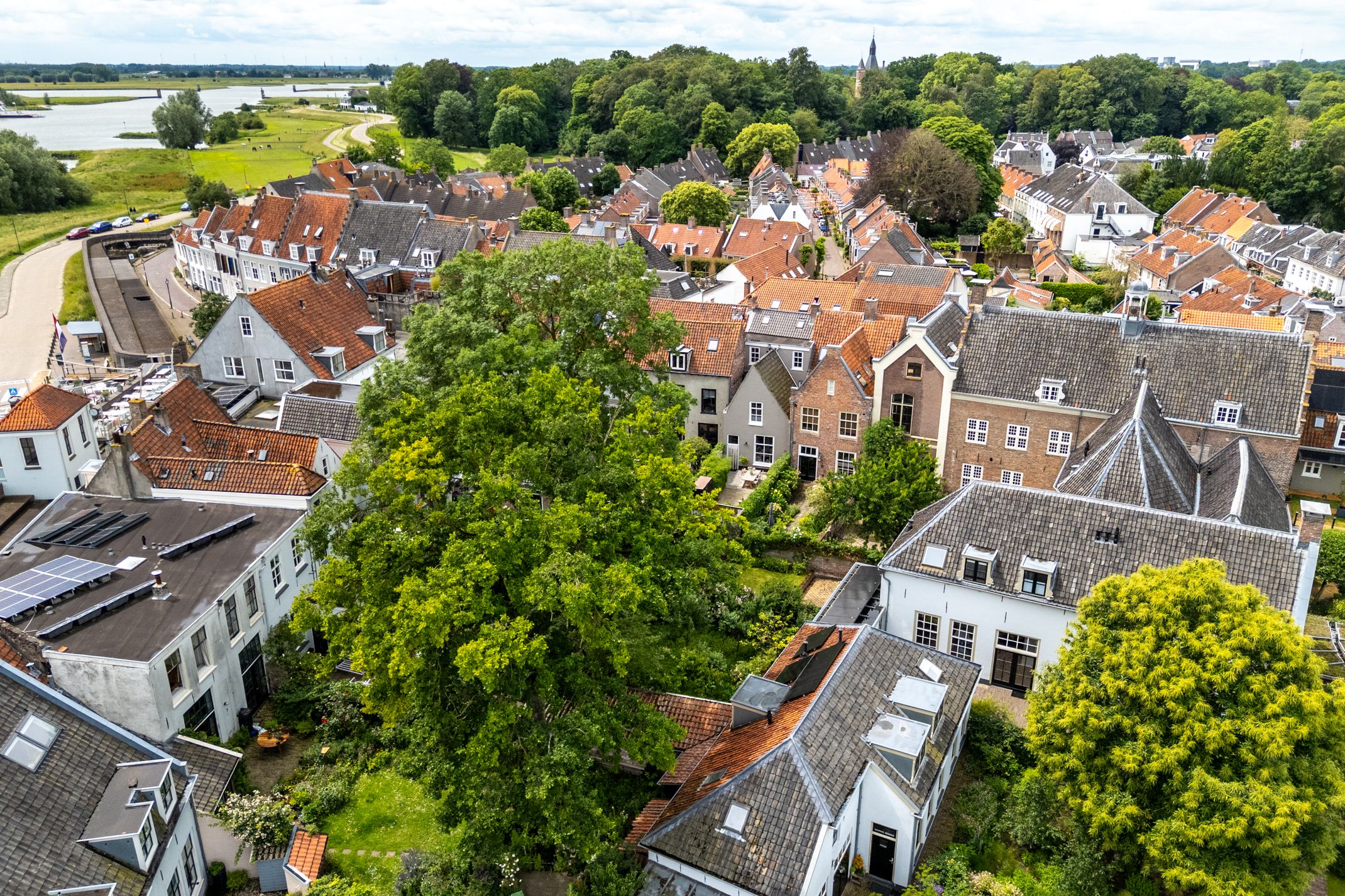 Photo 66 of Oeverstraat 23