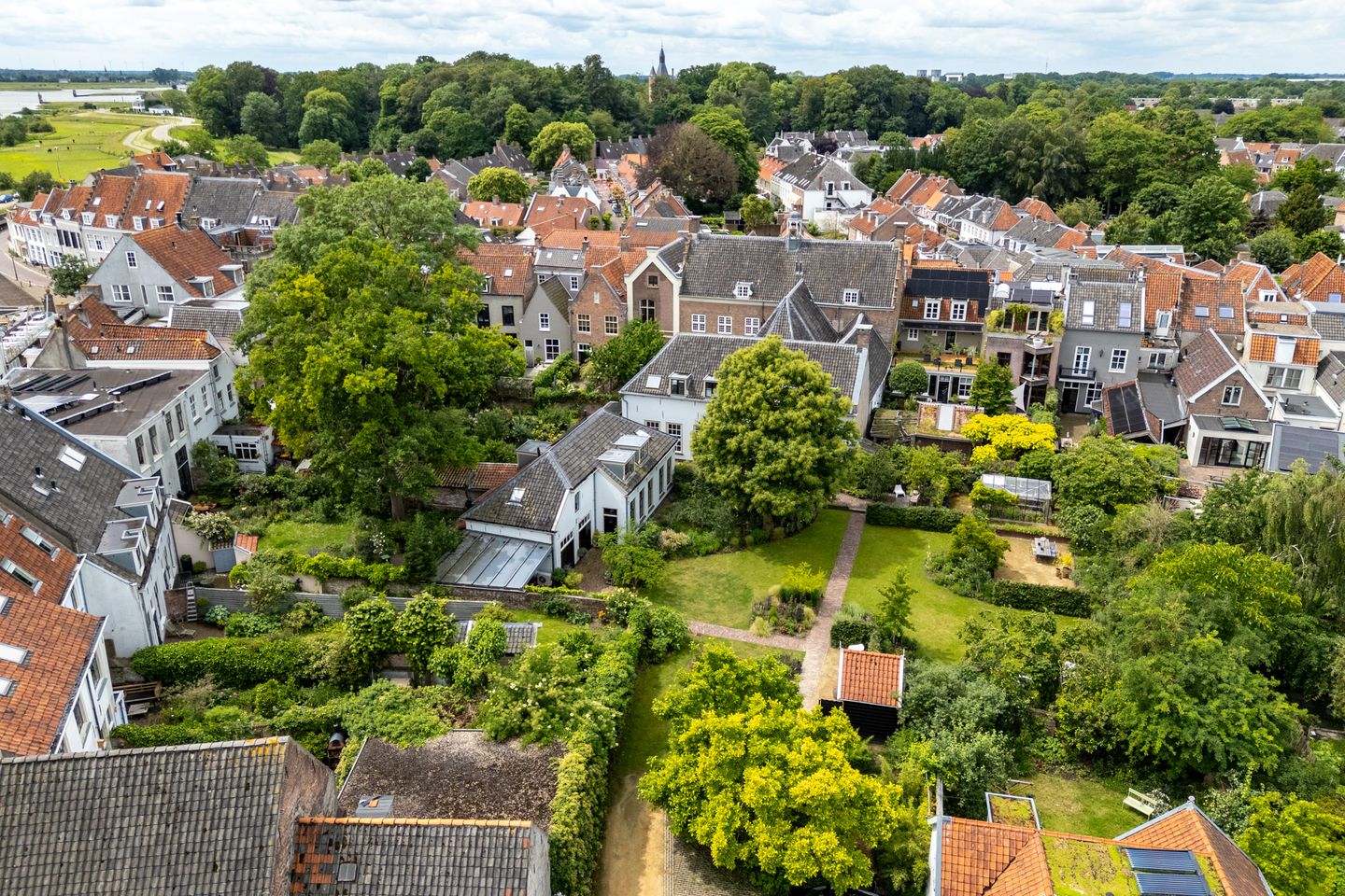 Photo 59 of Oeverstraat 23