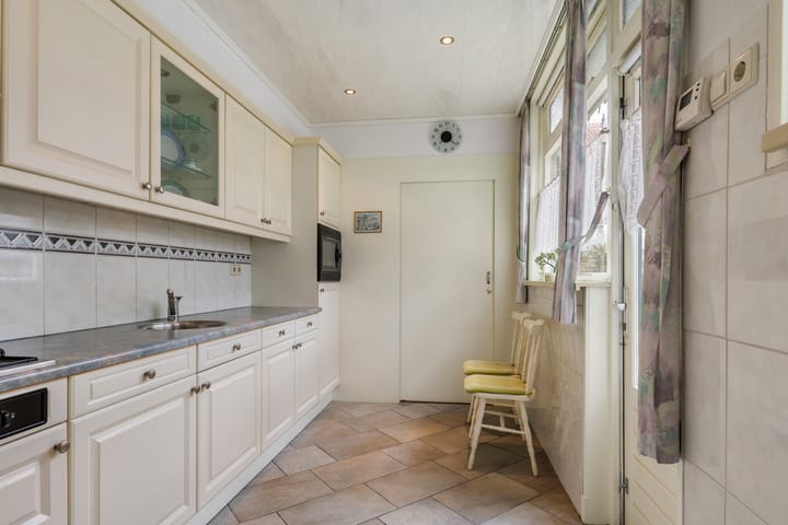 Tussenwoning te koop: Populierstraat 25, Breda
