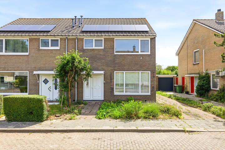 Twee-onder-één-kap te koop: Lisztlaan 3, Vlissingen