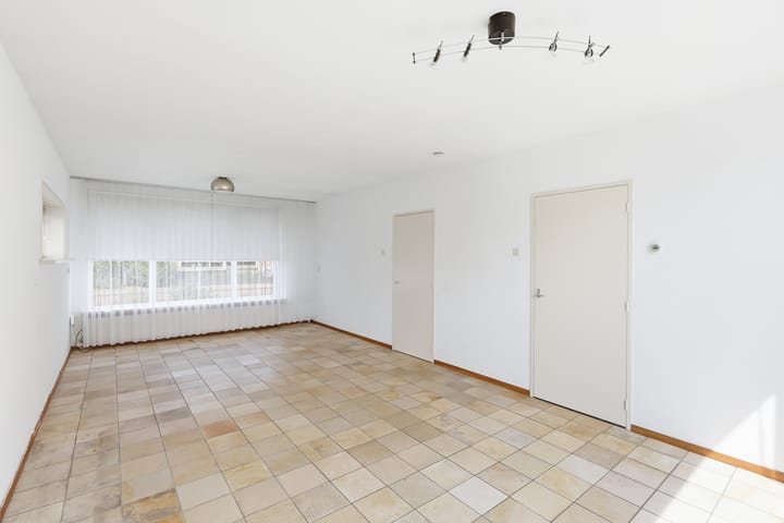 Twee-onder-één-kap te koop: Lisztlaan 3, Vlissingen